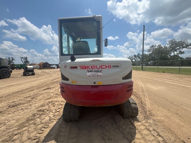 2018-takeuchi-tb240-image-7
