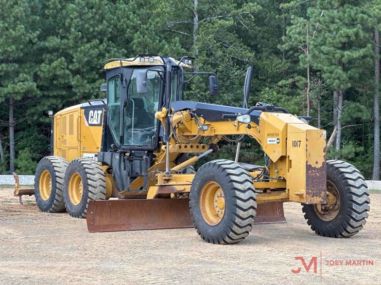 2011-caterpillar-140m2-image-1