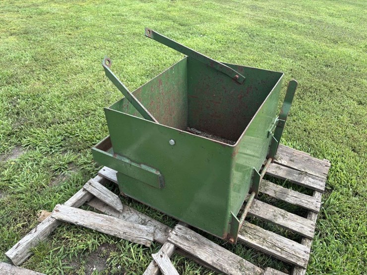 john-deere-3010-image-3