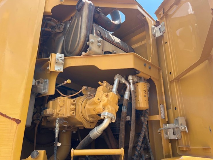 2022-caterpillar-335-image-29