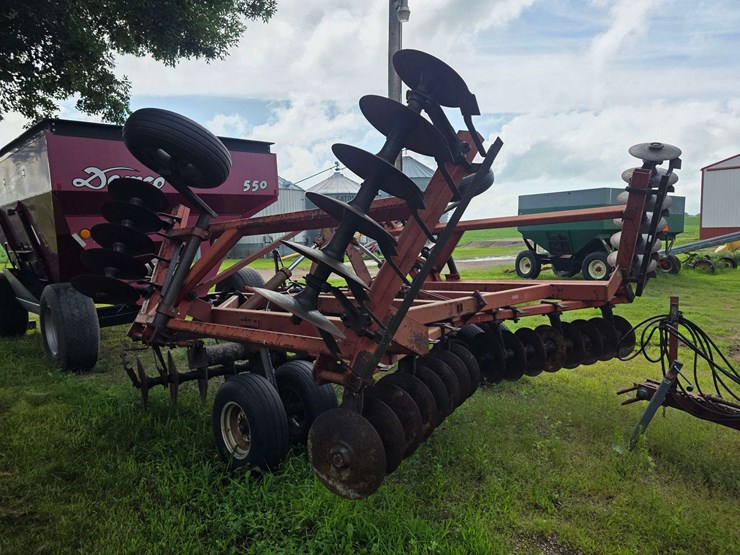 ih-490-disk,-20’,-hydraulic-fold-wings,-9.5-14-tires,-disk-scrapers,-sn:-033395-image-14