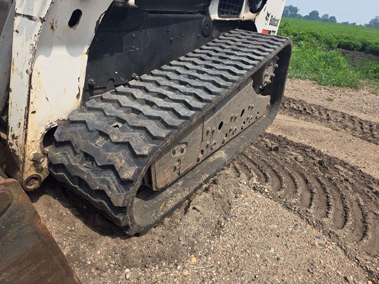 2013-bobcat-t750-image-17