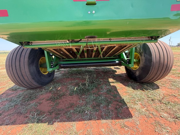 john-deere-569-image-14