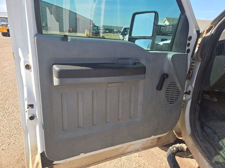 2012-ford-f350-image-18