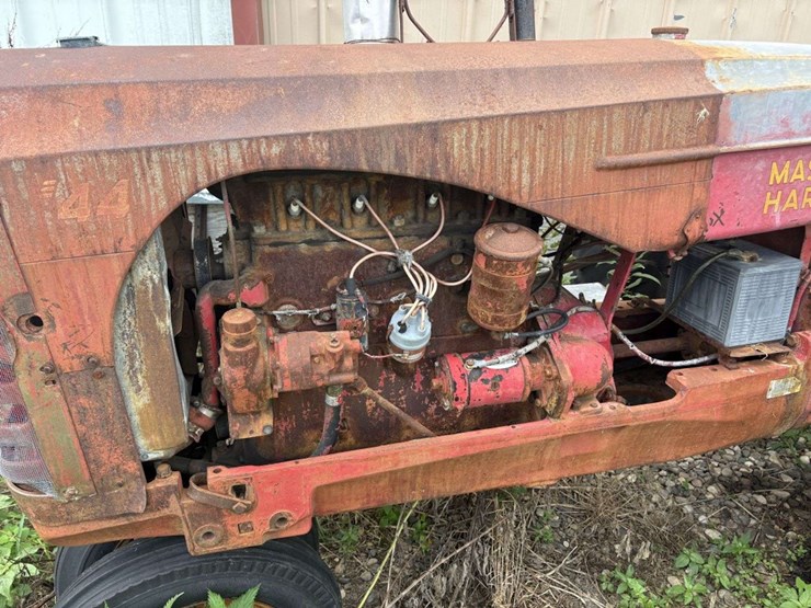 massey-ferguson-44-image-11