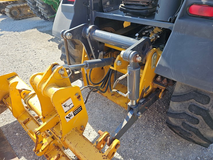 2018-deere-210l-image-20