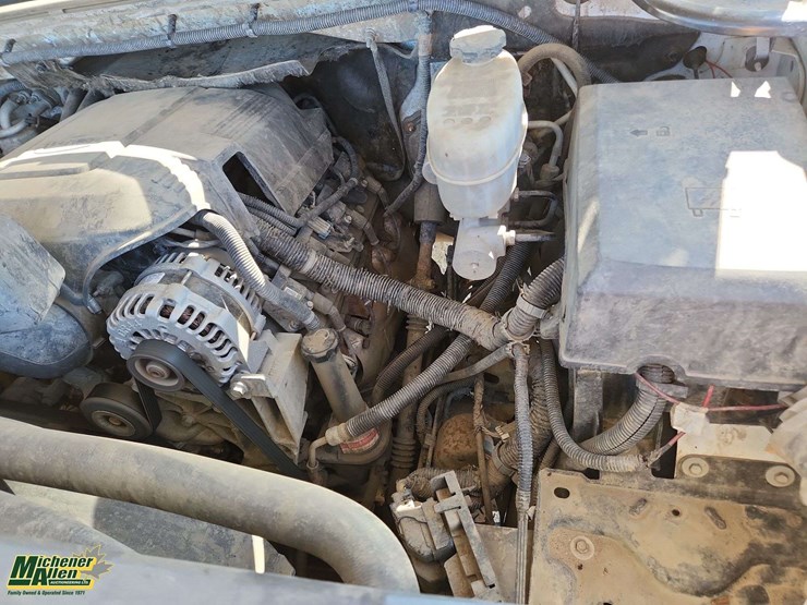 2011-chevrolet-silverado-3500hd-image-21