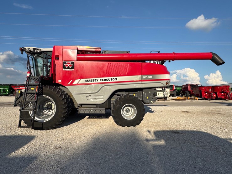 2012-massey-ferguson-9540-image-2
