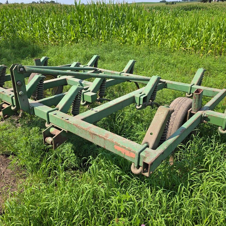 JOHN DEERE 1600