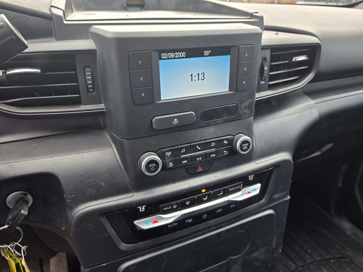 2021-ford-explorer-image-8