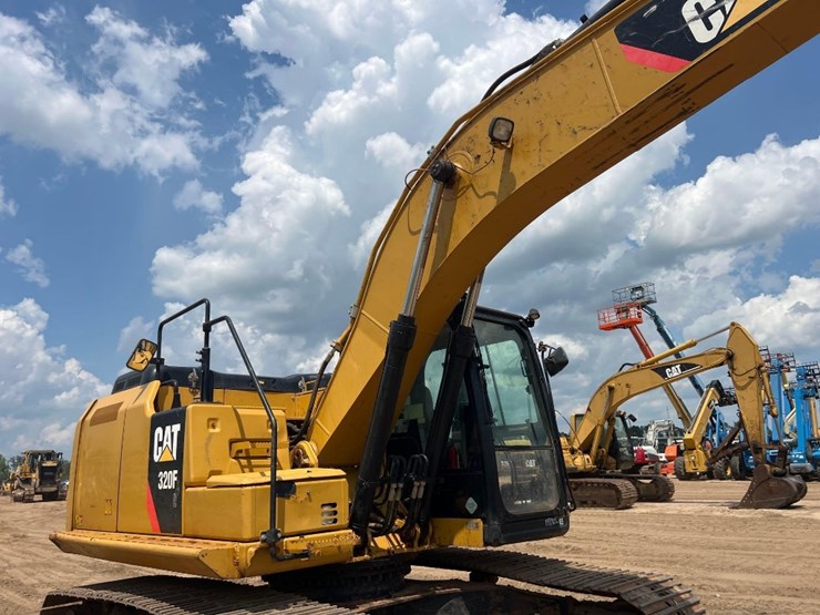 caterpillar-320fl-image-23