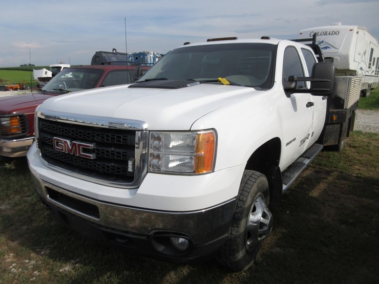 2013-gmc-3500-image-1