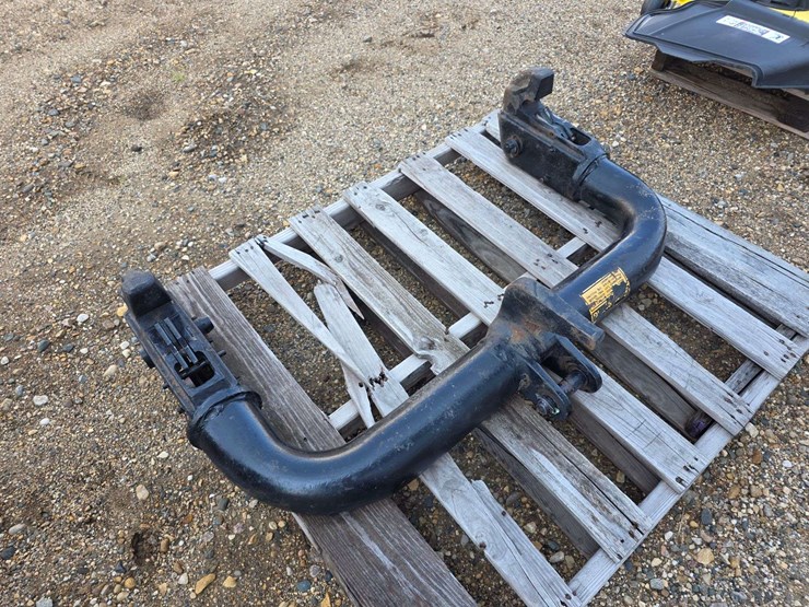 factory-ih-cat-3-quick-hitch-image-4