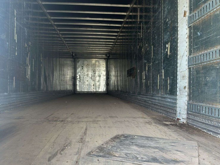 max-atlas-tridem-container-chassis-with-53’-stoughton-container-image-14
