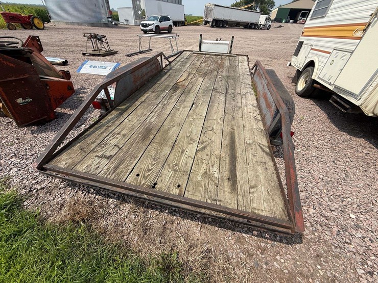 smaller-flatbed-trailer,-76”-x-16’-long,-tandem-axle,-toolbox-in-front,-215/60r15-tires,-*has-title-image-7
