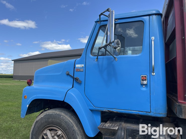 1987-international-2375-s-series-t/a-grain-truck-image-13