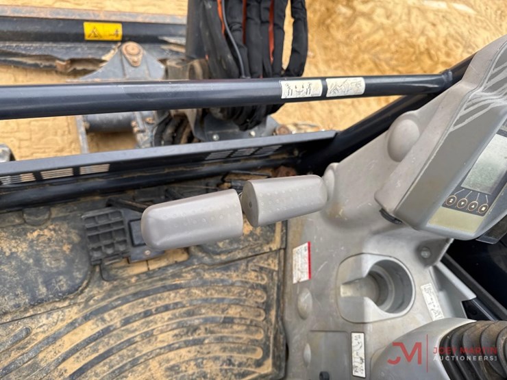 hitachi-zaxis-35u-mini-excavator-image-16
