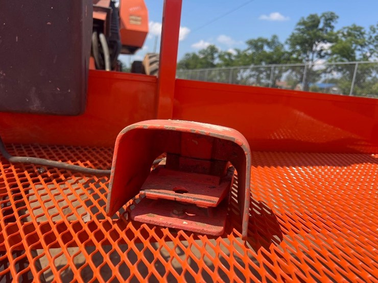 2008-jlg-600s-image-26