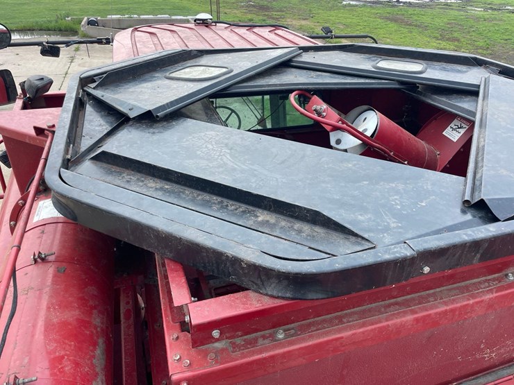 2002-case-ih-2366-image-60