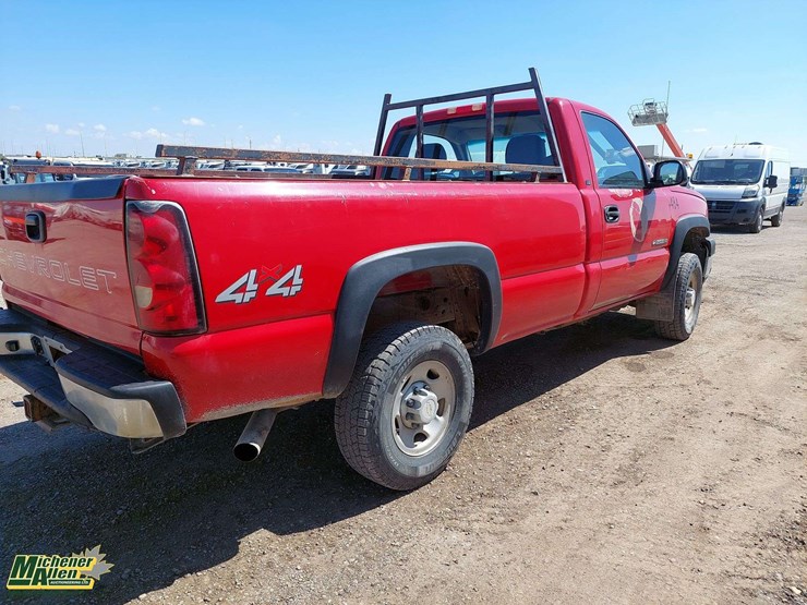 2006-chevrolet-silverado-2500hd-image-14