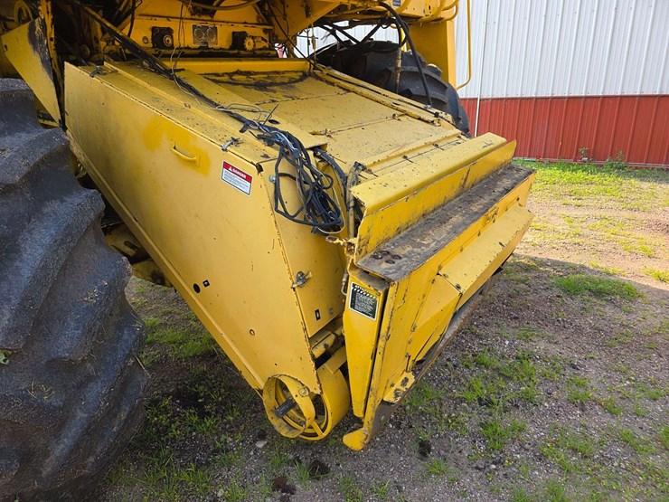 new-holland-tr87-image-31