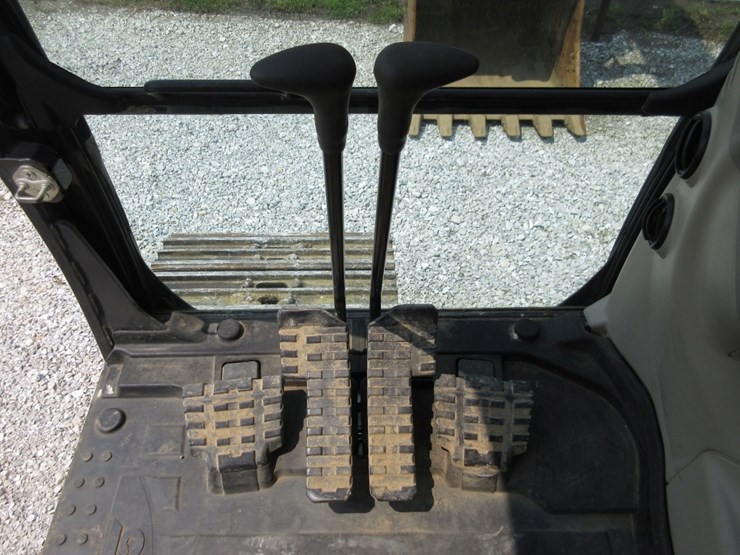 case-cx210d-image-29