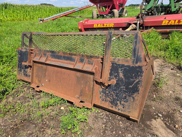 7’-skid-loader-bucket,-weld-on-edge-image-4