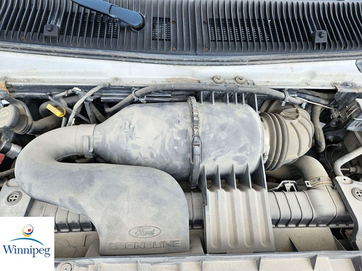 2008-ford-cargo-image-32