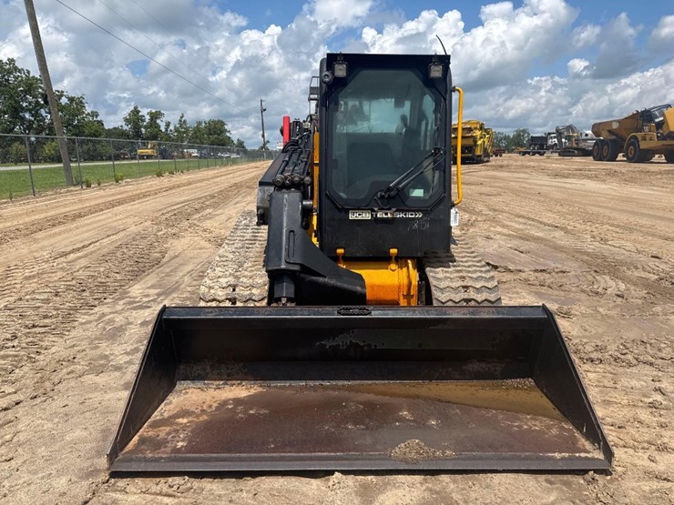 jcb-3ts-8t-image-3