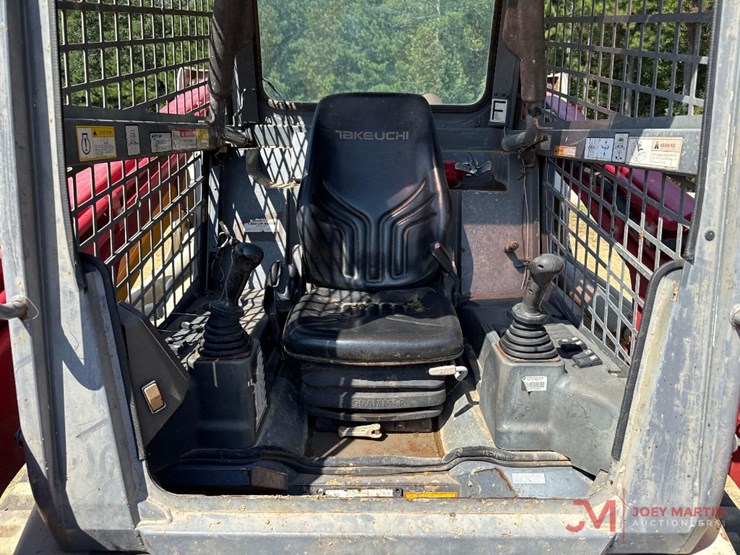 2017-takeuchi-tl12r2-image-15