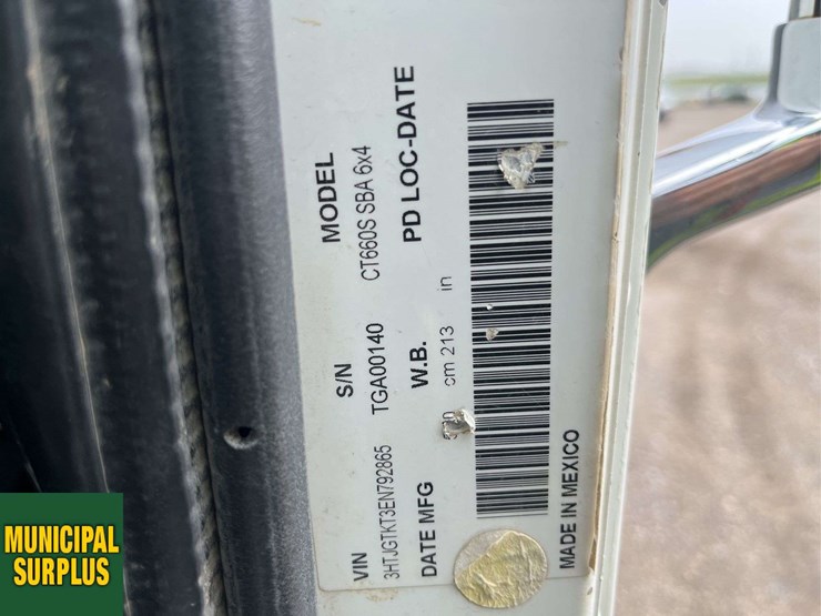 2014-caterpillar-ct660-image-2