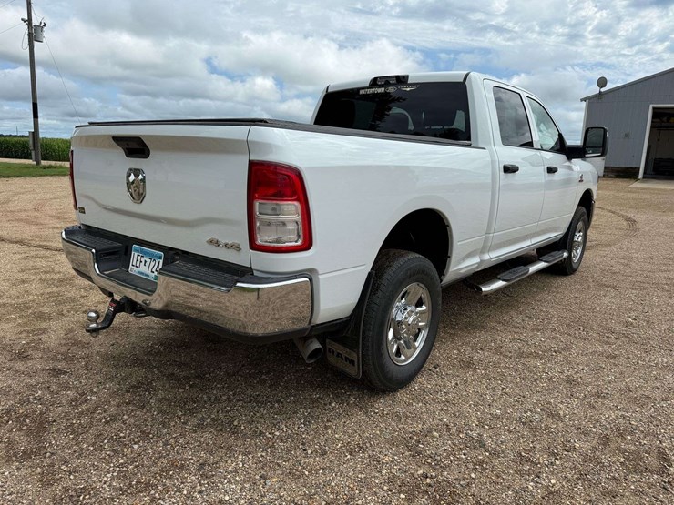 2024-ram-2500-tradesman-image-5