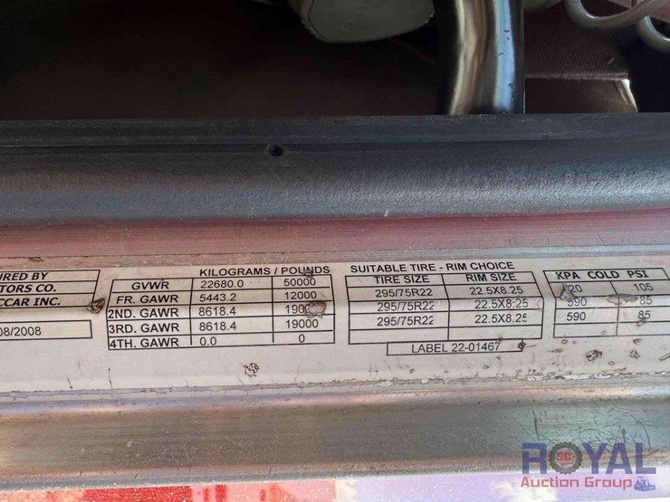 2009-peterbilt-384-image-6