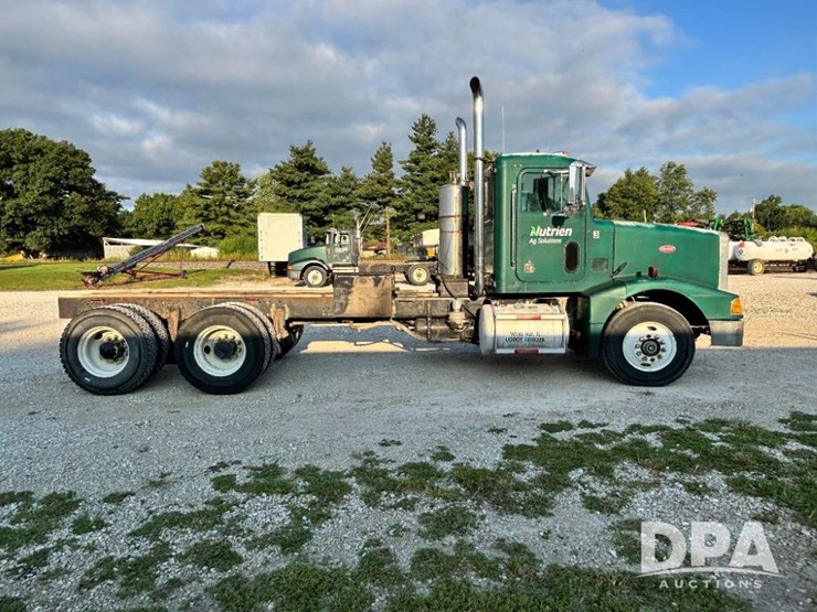 1993-peterbilt-377-image-4