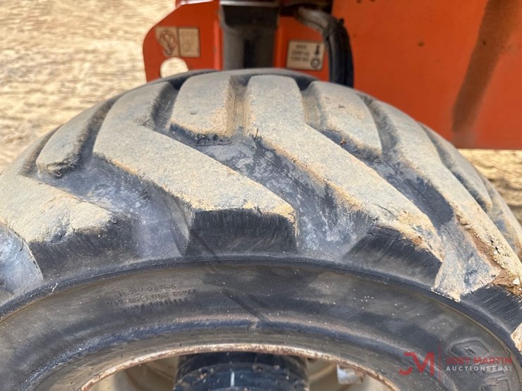 2014-jlg-400s-image-4