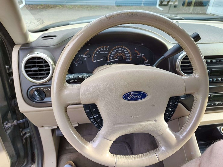 2003-ford-expedition-image-21