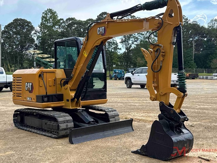 2021-caterpillar-305.5-image-3
