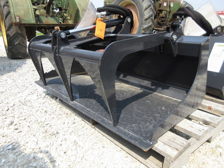 wolverine-mini-skid-steer-grapple-bucket-image-1