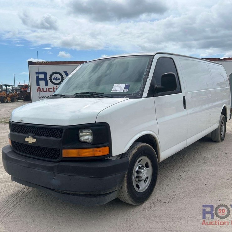 2017 CHEVROLET EXPRESS 2500