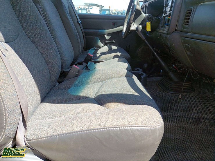 2006-chevrolet-silverado-2500hd-image-11
