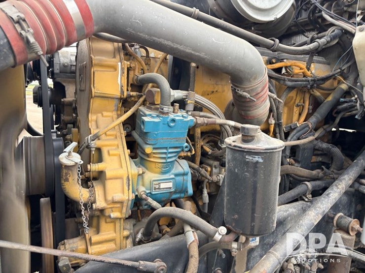 2005-caterpillar-c15-image-37