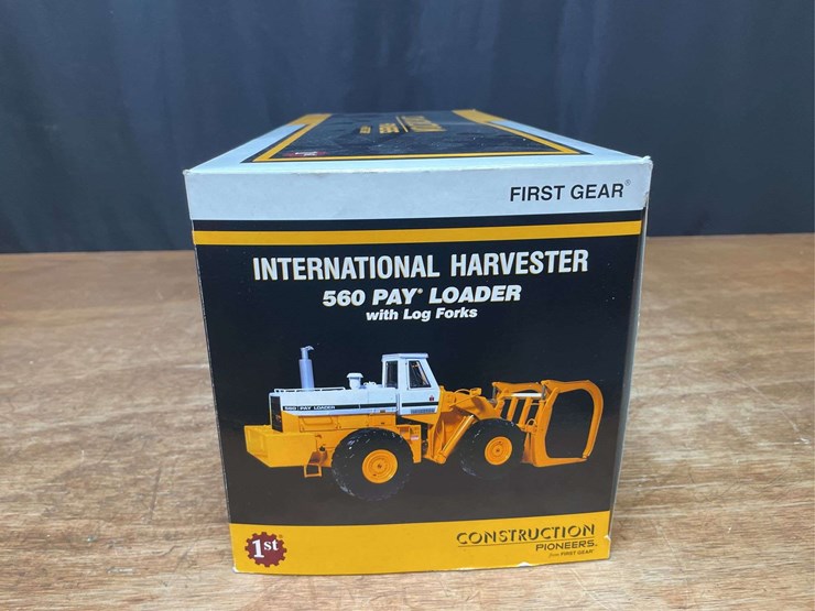 1/25-ih-560-pay-loader-nib-1st-gear-image-13