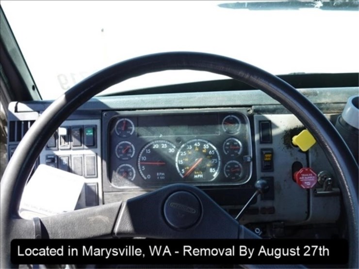 2003-freightliner-fl70-image-20