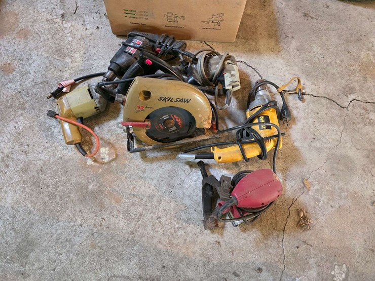 saws,-drills-and-sanders-image-2