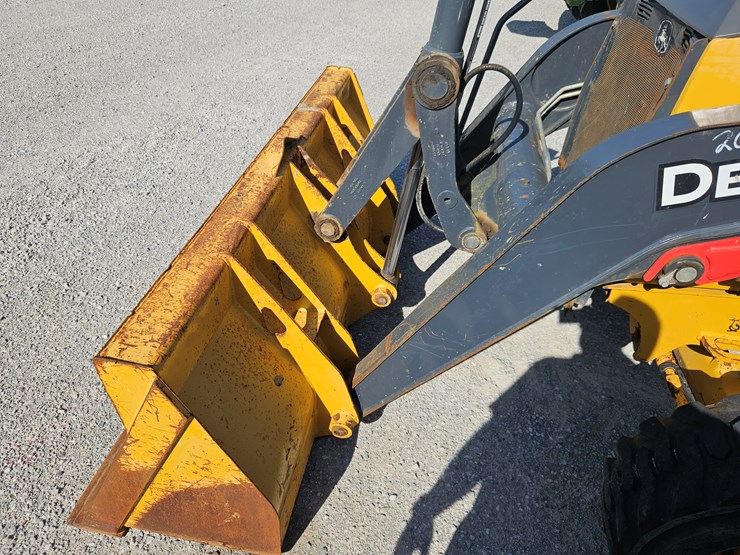 2018-deere-210l-image-5