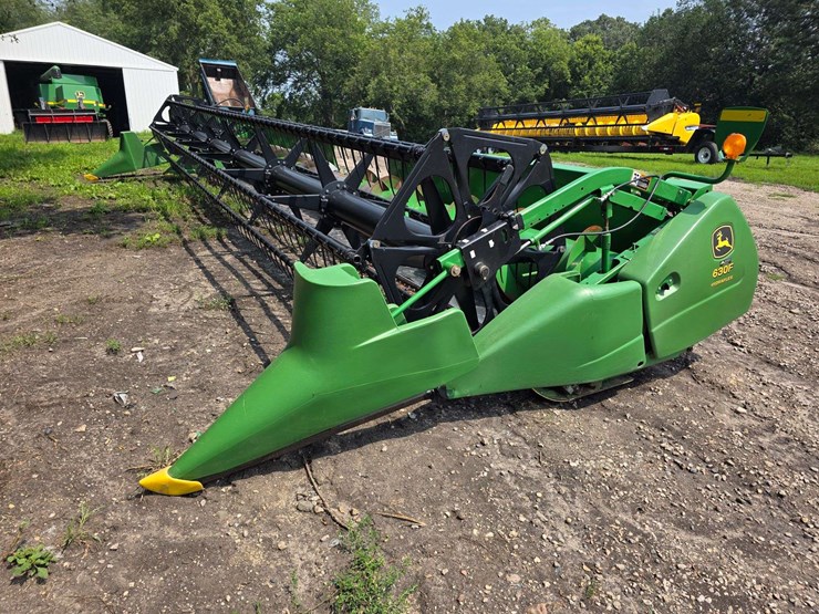 john-deere-630f-image-2