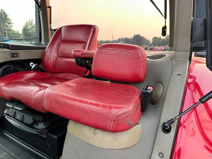 2012-case-ih-magnum-260-image-58