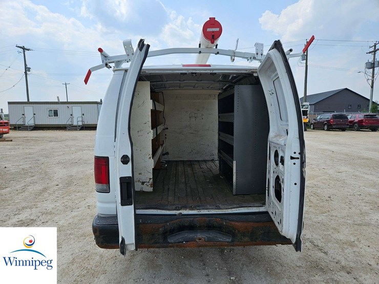 2008-ford-cargo-image-24