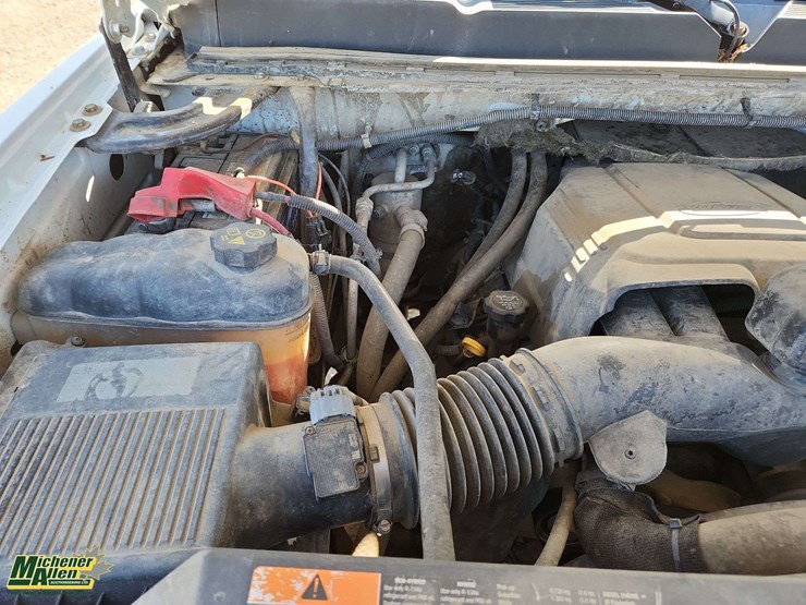 2011-chevrolet-silverado-3500hd-image-22