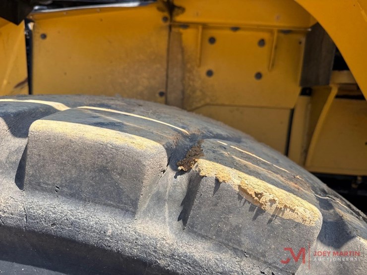 2013-caterpillar-966k-image-15